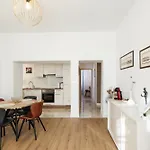 Bay View 아파트 *