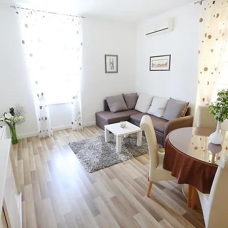 Bay View Apartment