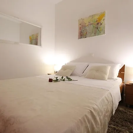 Bay View Apartment